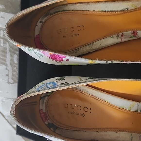 Gucci Peep Toe Floral Print Horse bit High Heels Pumps Size 9-½ - Picture 9 of 9